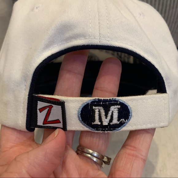 Zephyr Black Bears White and Blue Unisex Sports Cap Hat - Picture 3 of 5